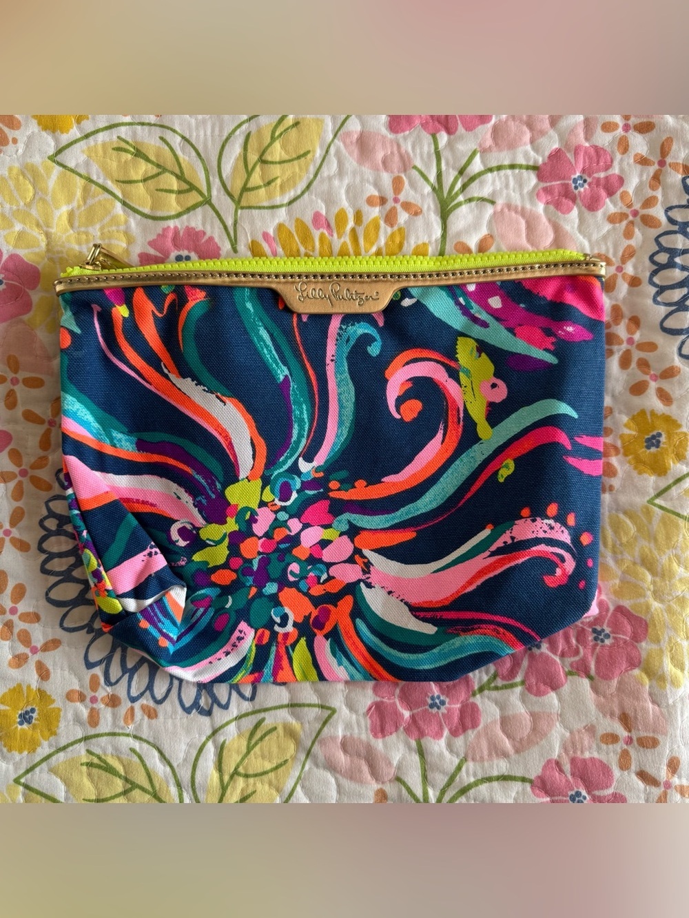 NWOT Lilly Pulitzer zipper bag